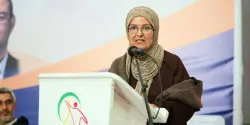 فاطمة وشاي ترد على منتقدي رفضها التعليق على الخطاب الملكي